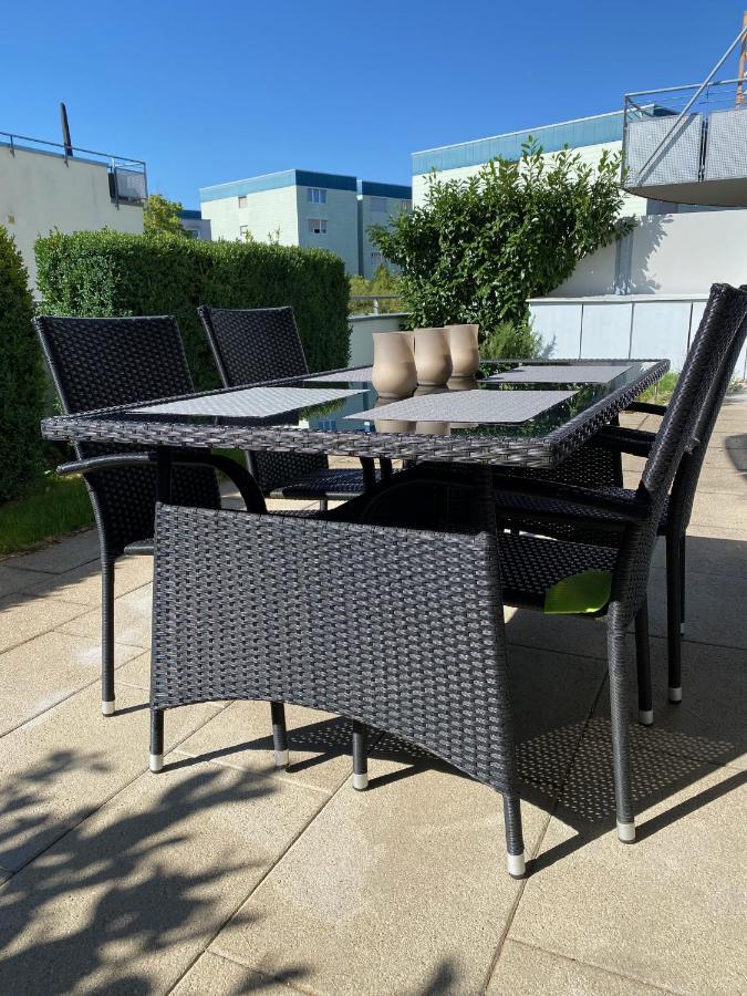 3 Zimmer Apartment In S-Bahn Naehe, 76 Qm, Max 5 Pers, 30Qm Dachterasse, Garage, Internet 1000 Mbit Gaertringen Экстерьер фото