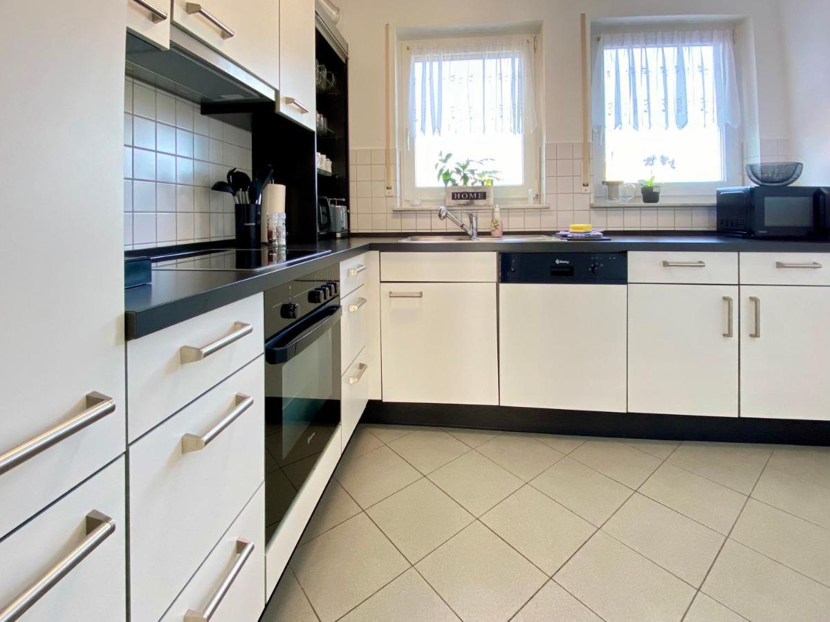 3 Zimmer Apartment In S-Bahn Naehe, 76 Qm, Max 5 Pers, 30Qm Dachterasse, Garage, Internet 1000 Mbit Gaertringen Экстерьер фото