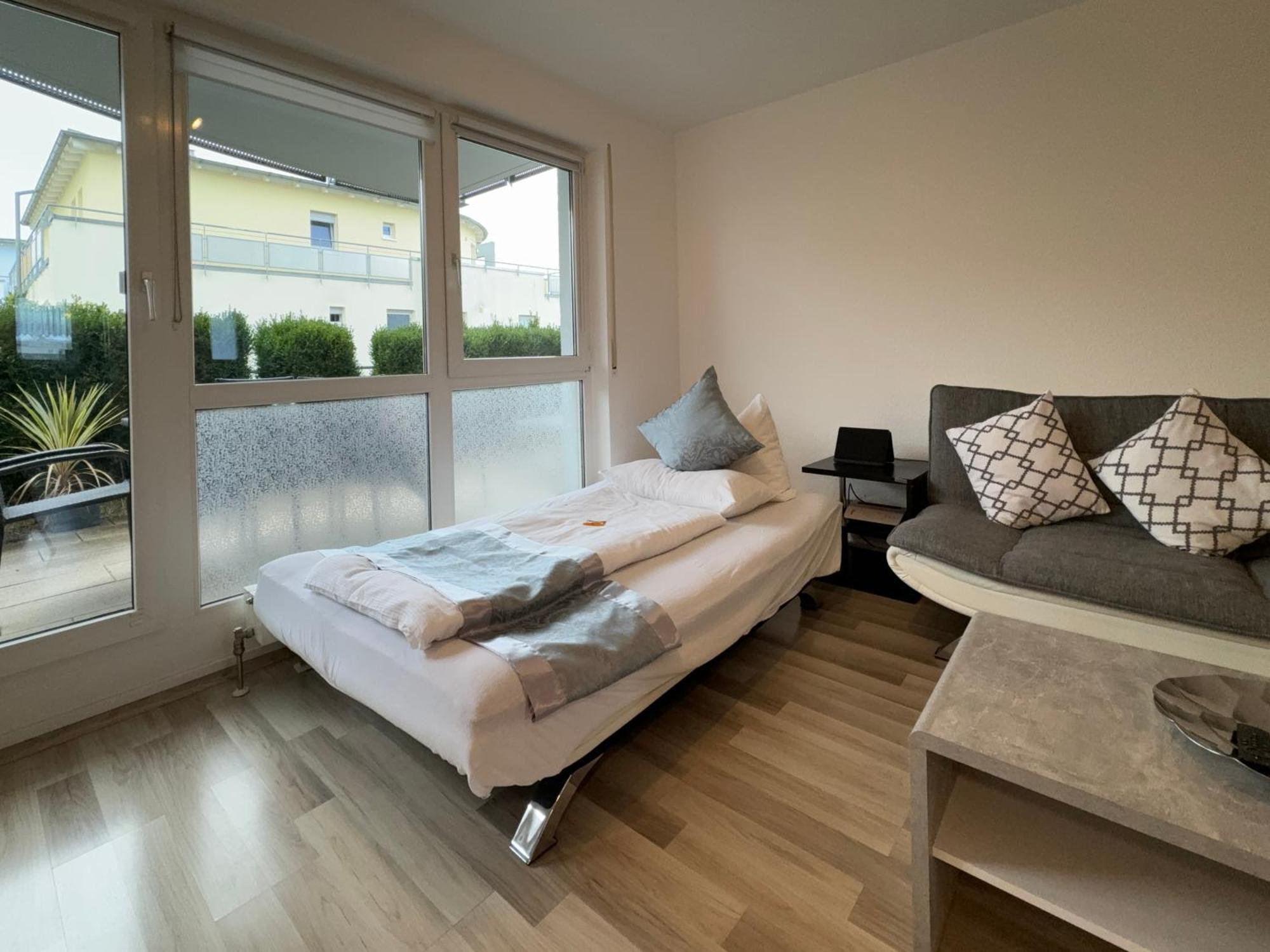 3 Zimmer Apartment In S-Bahn Naehe, 76 Qm, Max 5 Pers, 30Qm Dachterasse, Garage, Internet 1000 Mbit Gaertringen Экстерьер фото